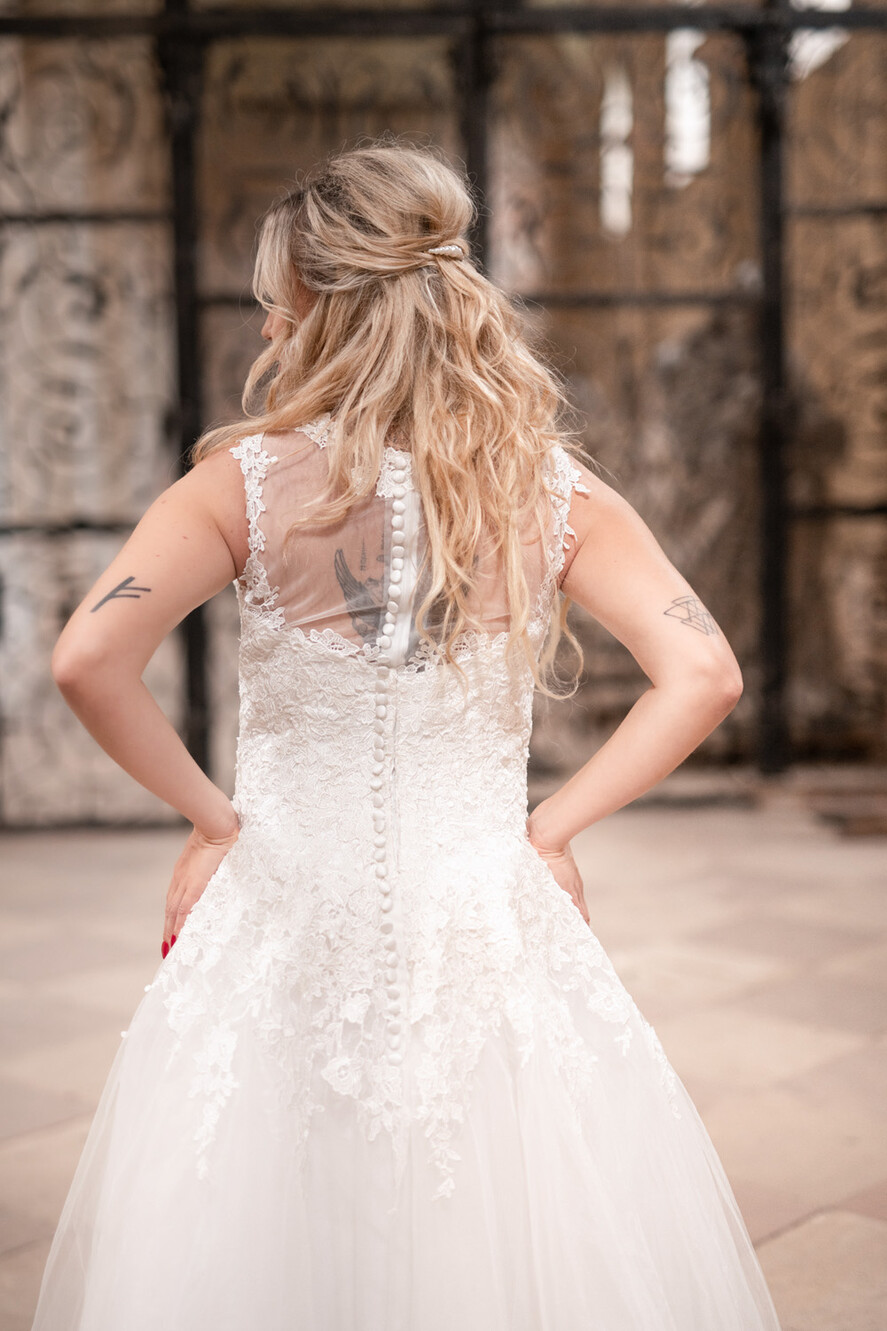 Suknie Ślubne plus size Suknia ślubna na większą sylwetkę. Sukienka na ślub z koronką. Elegancka suknia do ślubu.3