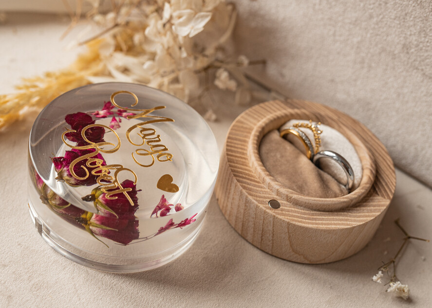 Pudełka Szkatułki na Obrączki epoxy ręcznie robione pudełeczko z drewna z żywicą, personalizowane pudełko na obrączki ślubne, pudełkeczka z kwiatami na obrączki2