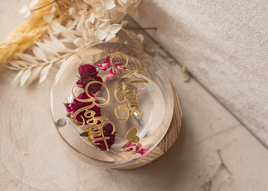 Pudełka Szkatułki na Obrączki epoxy ręcznie robione pudełeczko z drewna z żywicą, personalizowane pudełko na obrączki ślubne, pudełkeczka z kwiatami na obrączki6