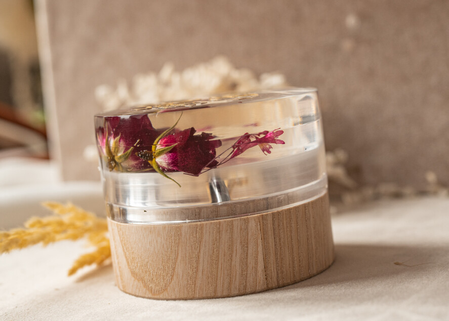 Pudełka Szkatułki na Obrączki epoxy ręcznie robione pudełeczko z drewna z żywicą, personalizowane pudełko na obrączki ślubne, pudełkeczka z kwiatami na obrączki8