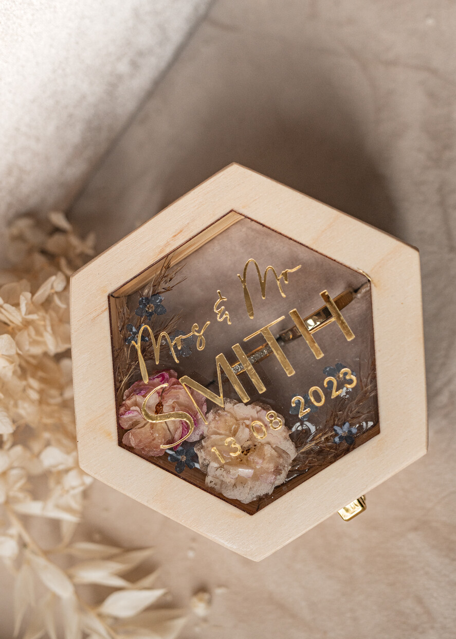 Pudełka Szkatułki na Obrączki epoxy ręcznie robione pudełeczko z drewna z żywicą, personalizowane pudełko na obrączki ślubne, pudełkeczka z kwiatami na obrączki3