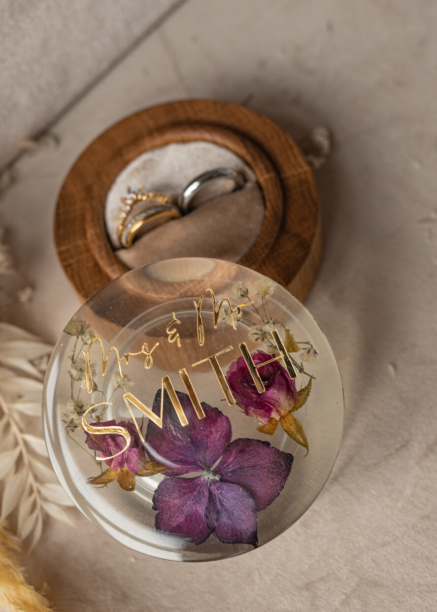 Pudełka Szkatułki na Obrączki epoxy ręcznie robione pudełeczko z drewna z żywicą, personalizowane pudełko na obrączki ślubne, pudełkeczka z kwiatami na obrączki2