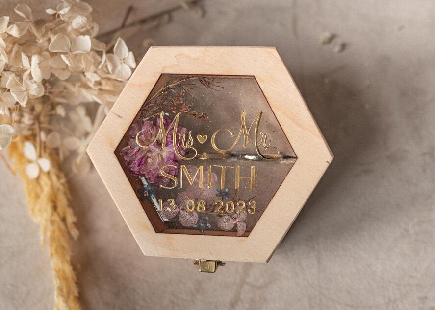 Pudełka Szkatułki na Obrączki epoxy ręcznie robione pudełeczko z drewna z żywicą, personalizowane pudełko na obrączki ślubne, pudełkeczka z kwiatami na obrączki2
