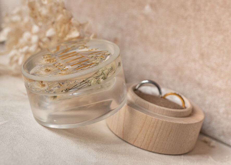 Pudełka Szkatułki na Obrączki epoxy ręcznie robione pudełeczko z drewna z żywicą, personalizowane pudełko na obrączki ślubne, pudełkeczka z kwiatami na obrączki27