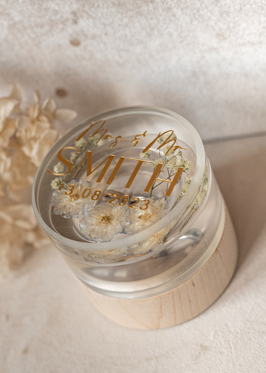 Pudełka Szkatułki na Obrączki epoxy ręcznie robione pudełeczko z drewna z żywicą, personalizowane pudełko na obrączki ślubne, pudełkeczka z kwiatami na obrączki7