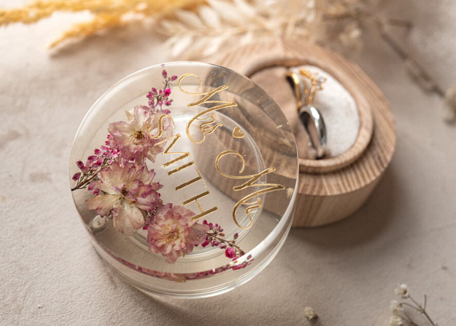 Pudełka Szkatułki na Obrączki epoxy ręcznie robione pudełeczko z drewna z żywicą, personalizowane pudełko na obrączki ślubne, pudełkeczka z kwiatami na obrączki1