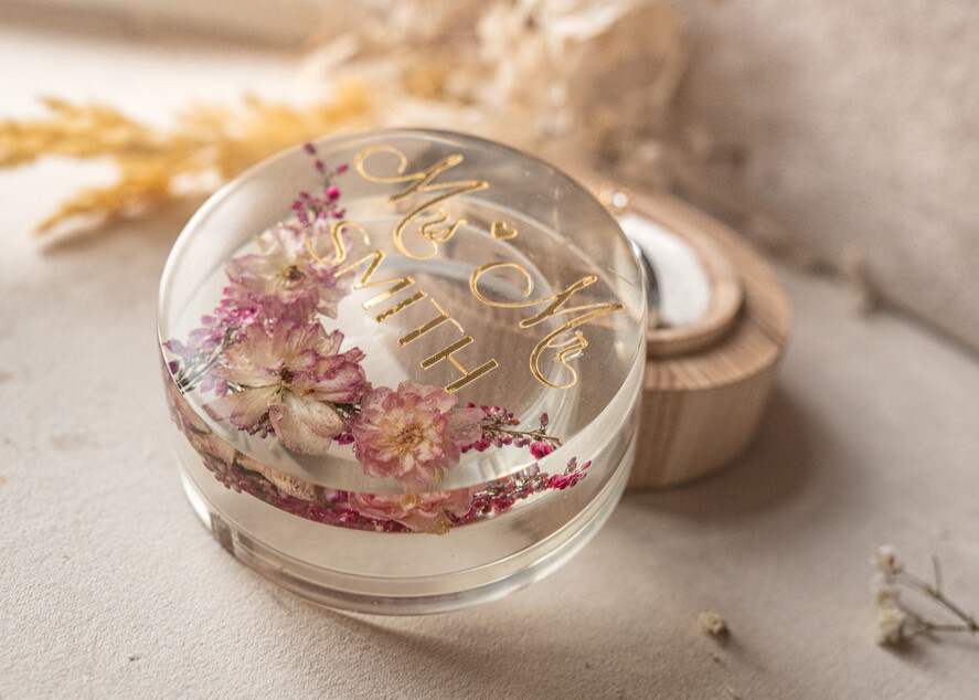 Pudełka Szkatułki na Obrączki epoxy ręcznie robione pudełeczko z drewna z żywicą, personalizowane pudełko na obrączki ślubne, pudełkeczka z kwiatami na obrączki4