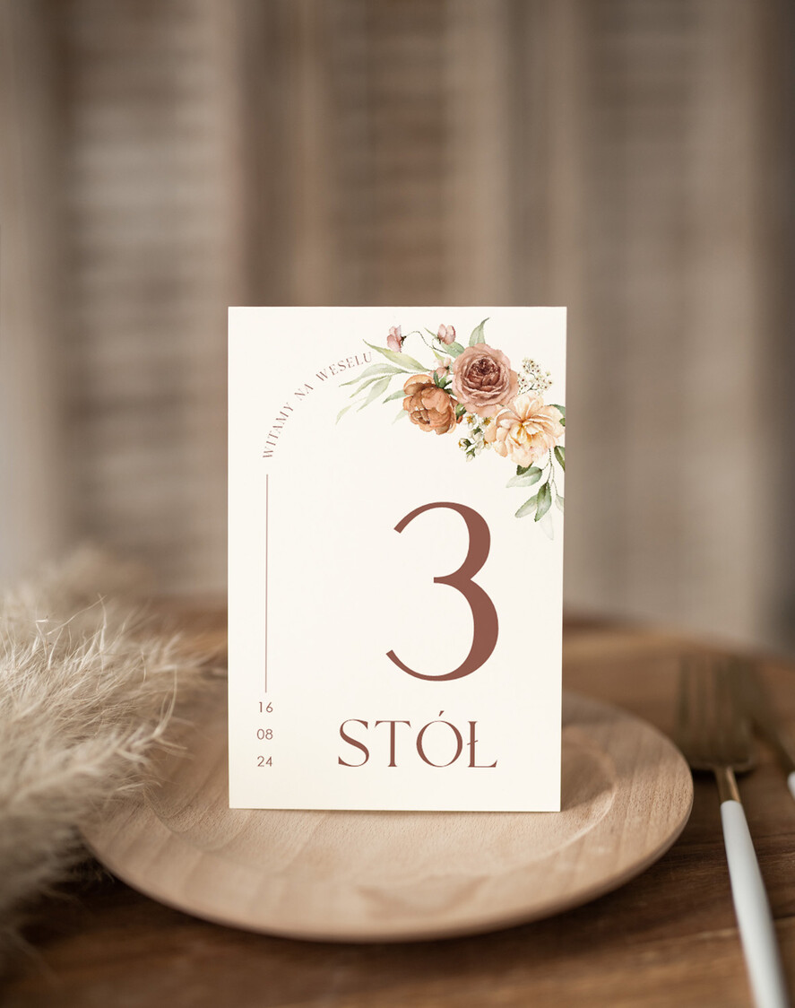 Numery na stół Nowoczesne prosta forma Eleganckie numerki na stół weselny, numeracja stołów weselnych, proste i delikatne numerki na stoły weselne, dekoracja stołu weselnego 1
