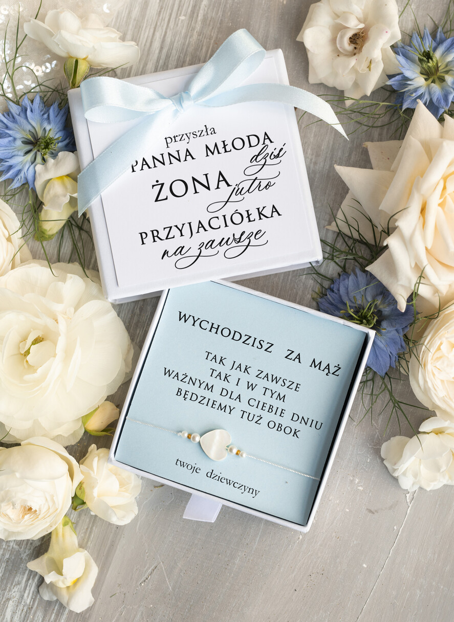 Prezenty dla Panny Młodej zestawy z koszulką na noc poślubną Prezent na wieczór Panieński - komplet na noc poslubną box prezentowy z podwiązką i bransoletką coś niebieskiego 3