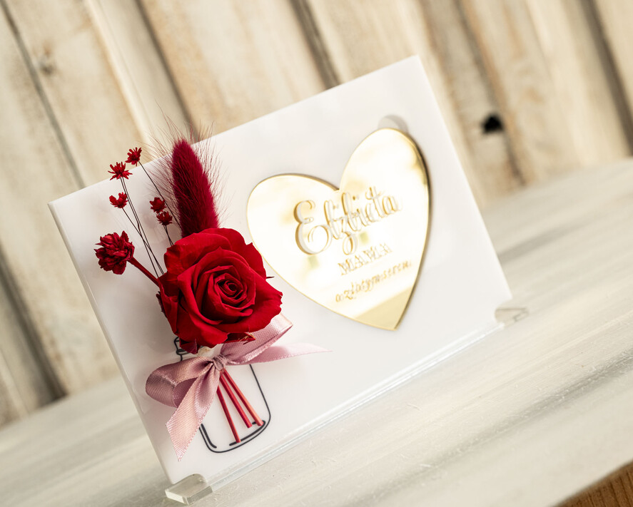 Prezenty dla Mamy kwiaty flowerboxy personalizowany prezent dla Mamy i imieniem, kartka z życzeniami na dzień Mamy statuetka róże z okazji dnia Matki, kwiaty upominek dedykacja 3
