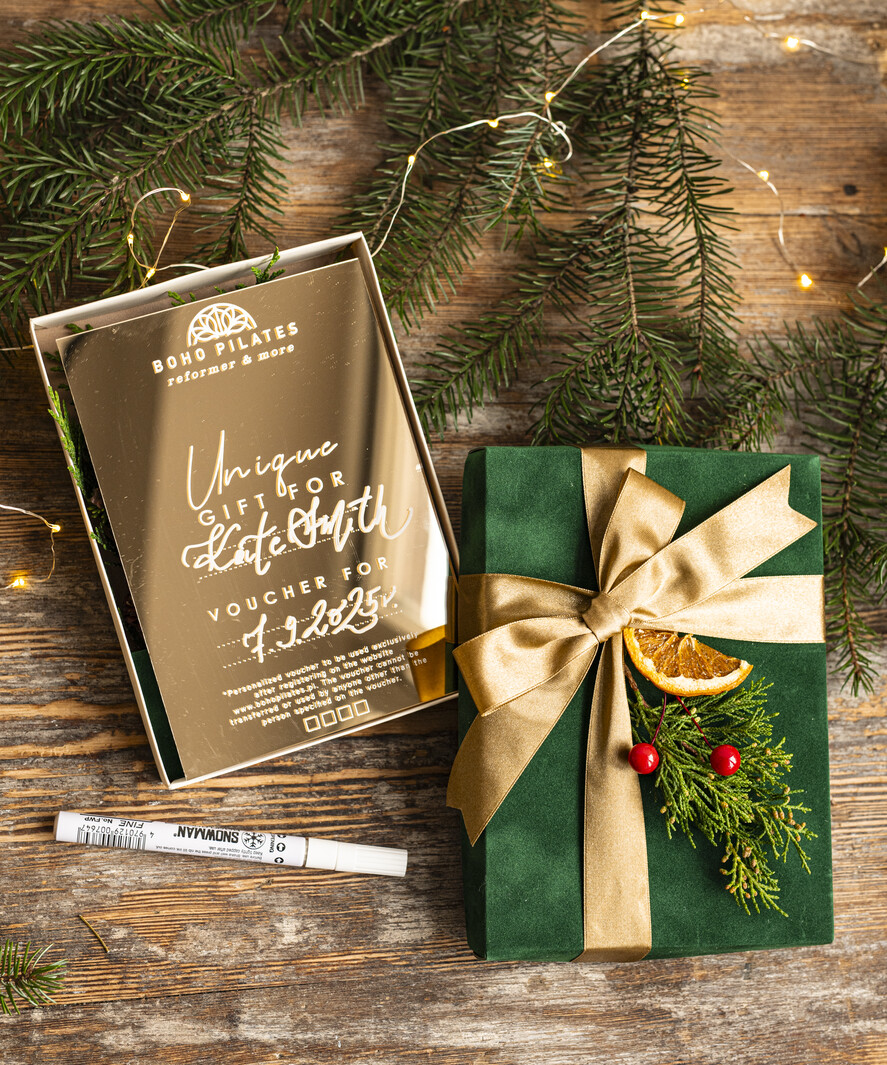 Prezenty Oferta dla Salonów BEAUTY voucher bozonarodzeniowy prezent Prezent dla klientek na święta Voucher, Voucher podarunkowy dla klientów salonu fryzjerskiego bożonarodzeniowy prezent voucher welurowe pudełko - lustrzany voucher na prezent dla niej0