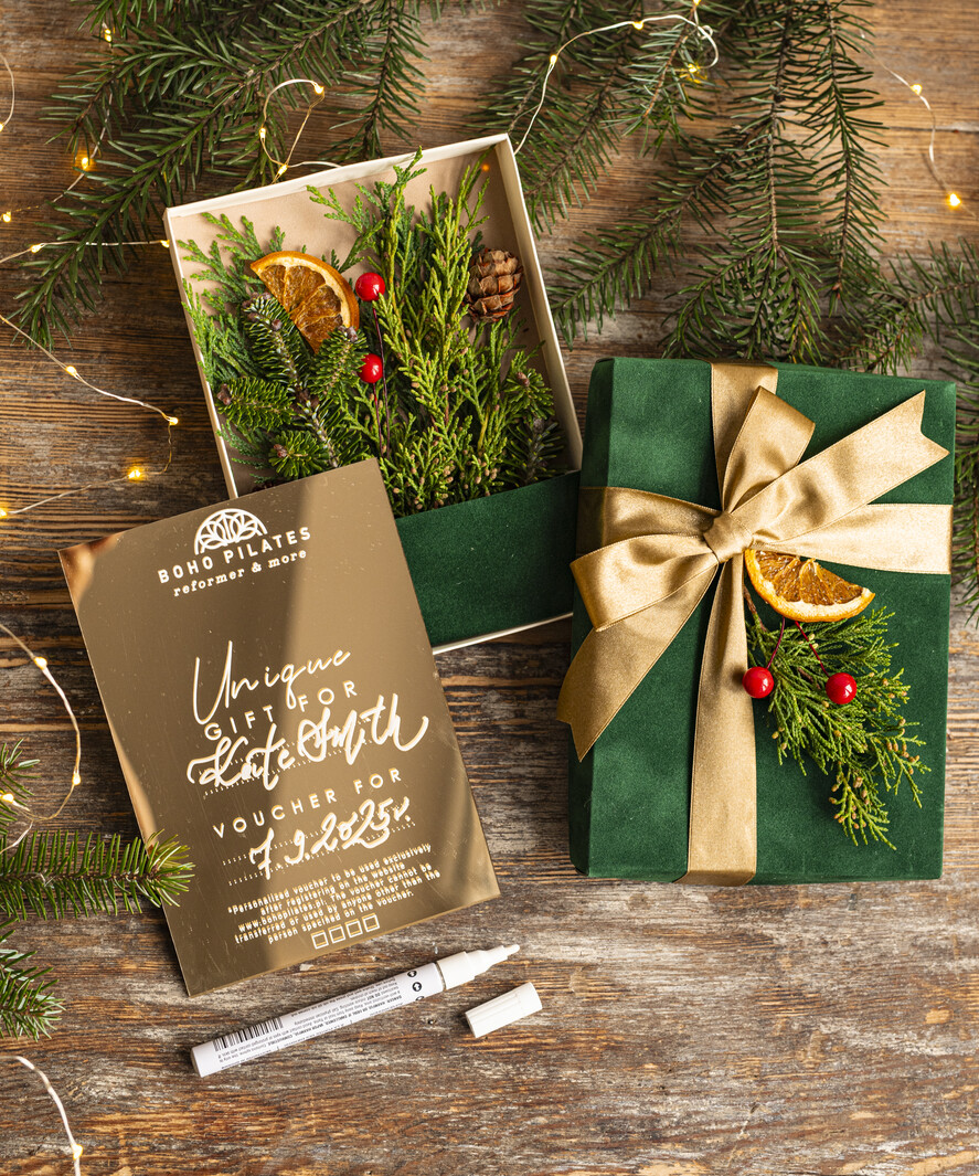 Prezenty Oferta dla Salonów BEAUTY voucher bozonarodzeniowy prezent Prezent dla klientek na święta Voucher, Voucher podarunkowy dla klientów salonu fryzjerskiego bożonarodzeniowy prezent voucher welurowe pudełko - lustrzany voucher na prezent dla niej5