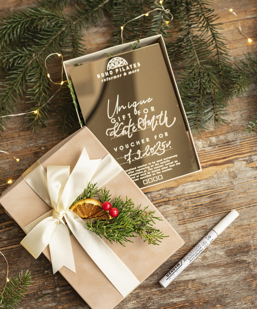 Prezenty Oferta dla Salonów BEAUTY voucher bozonarodzeniowy prezent Prezent dla klientek na święta Voucher, Voucher podarunkowy dla klientów salonu fryzjerskiego bożonarodzeniowy prezent voucher welurowe pudełko - lustrzany voucher na prezent dla niej3