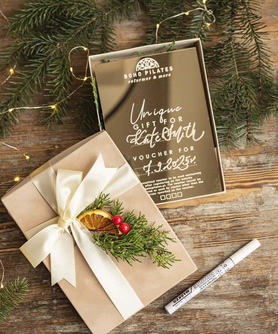 Prezenty Oferta dla Salonów BEAUTY voucher bozonarodzeniowy prezent Prezent dla klientek na święta Voucher, Voucher podarunkowy dla klientów salonu fryzjerskiego bożonarodzeniowy prezent voucher welurowe pudełko - lustrzany voucher na prezent dla niej4