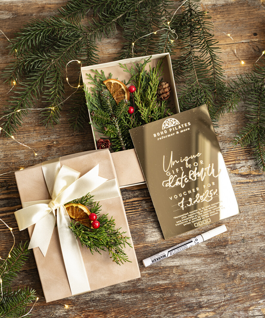 Prezenty Oferta dla Salonów BEAUTY voucher bozonarodzeniowy prezent Prezent dla klientek na święta Voucher, Voucher podarunkowy dla klientów salonu fryzjerskiego bożonarodzeniowy prezent voucher welurowe pudełko - lustrzany voucher na prezent dla niej8