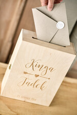 Pudełko na koperty  DREWNIANE pudełko na koperty ślubne, rustykalna drewniana z grawerem imiona i data4