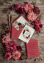 Zaproszenia ślubne Natura rustykalne zaproszenia ślubne bordowe boho kwiaty jesienne dalie  zaproszenie na ślub przeźroczysta koperta z kalki4