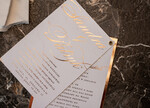 Zaproszenia ślubne Złote Glamour złote zaproszenia ślubne marmur  złocone zaproszenie na ślub marmurkowe przeźroczysta koperta z kalki9
