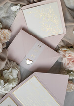 Zaproszenia ślubne Złote Glamour eleganckie złote zaproszenia ślubne, delikatne zaproszenie na ślub, zaproszenie ślubne w stylu glamour, złote litery na zaproszeniach ślubnych, zaproszenia ślubne składane w kopertę 13