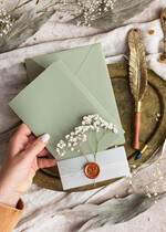 Zaproszenia ślubne Rustykalne i Natura rustykalne zaproszenia ślubne, zaproszenia z suszoną gipsówką w stylu rustykalnym, zielone zaproszenia slubne, zaproszenia ślubne z gipsówką 5