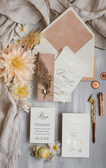 Zaproszenia ślubne Rustykalne i Natura zaproszenia ślubne z bukiecikiem, zaproszenie na ślub z welurem, eleganckie zaproszenia na ślub z trawą pampasową, złote zaproszenie ślubne z welurem 0