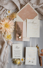 Zaproszenia ślubne Rustykalne i Natura zaproszenia ślubne z bukiecikiem, zaproszenie na ślub z welurem, eleganckie zaproszenia na ślub z trawą pampasową, złote zaproszenie ślubne z welurem 3