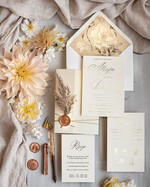 Zaproszenia ślubne Rustykalne i Natura zaproszenia ślubne z bukiecikiem, zaproszenie na ślub z pampasem, eleganckie zaproszenia na ślub z trawą pampasową, złocone zaproszenie ślubne 1