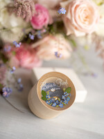 Pudełka Szkatułki na Obrączki szkatułki rustykalne białe pudełeczko na obrączki ślubne przezroczyste wieczko wasze imiona i data  żywe niezapominajki coś niebieskiego 1