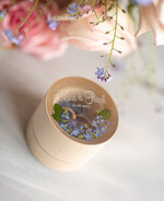 Pudełka Szkatułki na Obrączki szkatułki rustykalne białe pudełeczko na obrączki ślubne przezroczyste wieczko wasze imiona i data  żywe niezapominajki coś niebieskiego 19