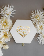 Pudełka Szkatułki na Obrączki szkatułki Białe Pudełeczko na Orbrączki Złote Npaisy Mąż i żona Oktagonalna Szkatułka na obraczki ślubne1