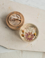 Pudełka Szkatułki na Obrączki szkatułki elegancka rustykalna szkatułka na obrączki z kwiatami, pudełko na obrączki z żywicy, pudełko na obrączki z zatopionymi kwiatami w żywicy0