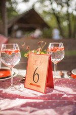 Numery na stół Rustykalne numery na stół gości weselnych, styl rustykalny wesele w stodole2