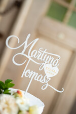 Figurki na tort / cake topper statuetki akryl biały topper ślubny napis na tort weselny personalizowany topper ślubny wasze nazwisko3