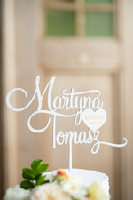 Figurki na tort / cake topper statuetki akryl biały topper ślubny napis na tort weselny personalizowany topper ślubny wasze nazwisko5