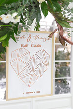 Plany stołów Glamour welurowe Złocone Serce  tablica informacyjna dla gości weselnych Plan stołów geometryczne eleganckie i klasyczne w stylu glamour  0