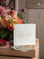 Księgi wpisów gości glamour ksiega pamiątkowa na wpisy gości weselnych, złocone imiona i data ślubu, ręcznie wypisywana okładka w księdze 17