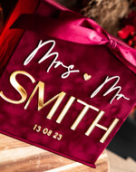 Pudełko na koperty  glamour ślubne pudełko na kopertywelurowa bordowa kopertówka ze złotymi napisami, bordowy cieniowany welur, welurowe pudełko na koperty, pomysł na pudełko na pieniądze podczas wesela12