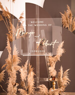 Plany stołów na pleksie - akryl Tablica powitalna slubna glamour, elegancka powitalna plansza ze złotymi literami, rama powitanie na weselu plansza powitalna na pleksie ze zlotymi literami2