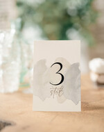 Numery na stół Nowoczesne prosta forma  Eleganckie numerki na stół weselny, numeracja stołów weselnych, proste i delikatne numerki na stoły weselne1