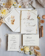 Zaproszenia ślubne Wydzierane Brzegi Eleganckie Zaproszenia Ślubne Z Płatkami Złota, Delikatne Zaproszenia Na Ślub Ze Złotem, Zaproszenie Glamour złote z kalką, Darte Krawędzie W Zaproszeniach Ślubnych1