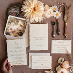 Zaproszenia ślubne Wydzierane Brzegi Zaproszenia ślubne z płatkami złota, delikatne zaproszenia na ślub ze złotem, zaproszenie glamour ze zlotym sznurkiem złote zaproszenia na ślub, 1