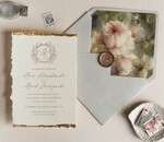 Zaproszenia ślubne Wydzierane Brzegi Zaproszenia ślubne z płatkami złota, delikatne zaproszenia na ślub ze złotem, zaproszenie glamour z białą wstążką, obraz olejny kwiaty2
