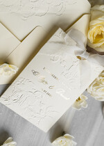 Zaproszenia ślubne z perełkami / tłoczeniem zaproszenia ślubne w kieszonce, eleganckie zaproszenia ślubne z jedwabną wstążką, tłoczone zaproszenia na ślub i wesele, tłoczone złote zaproszenie na ślub7