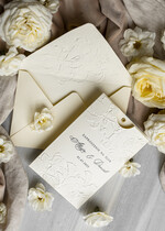 Zaproszenia ślubne z perełkami / tłoczeniem zaproszenia ślubne w kieszonce, eleganckie zaproszenia ślubne z tłoczonymi kwiatami, tłoczone zaproszenia na ślub i wesele, tłoczone zaproszenie ślubne1