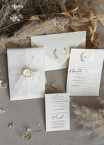 Zaproszenia ślubne z perełkami / tłoczeniem zaproszenia ślubne z perełkami, minimalistyczne zaproszenie na ślub z perełkami i kalką, rwane złocone zaproszenie na ślub cywilny perły12