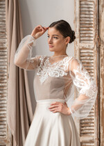 Panna Młoda Bolerka bolerka, narzutki, sweterki śliczne bolerko ślubne z koronką, koronkowe bolerko do sukni ślubnej, delikatne bolerko ślubne, koronkowa narzutka ślubne, bolerko z koronki na ślub latem 1