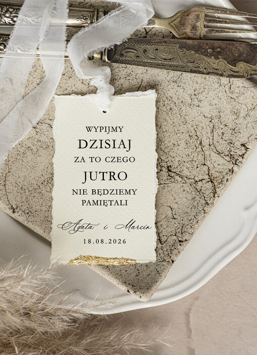  glamour darta zawieszka z płatkami złota na wino i wódkę weselną, złocona etykieta na alkohol weselny, zawieszki na weselne trunki