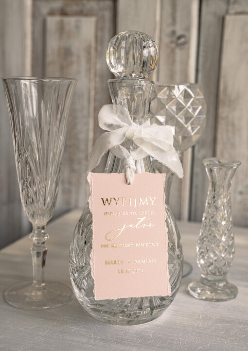  glamour zawieszki na butelkę weselną, złote zawieszki z weselnymi wierszykami, darte zawieszki ślubne, wydzierane zawieszki na butelkę na stół weselny