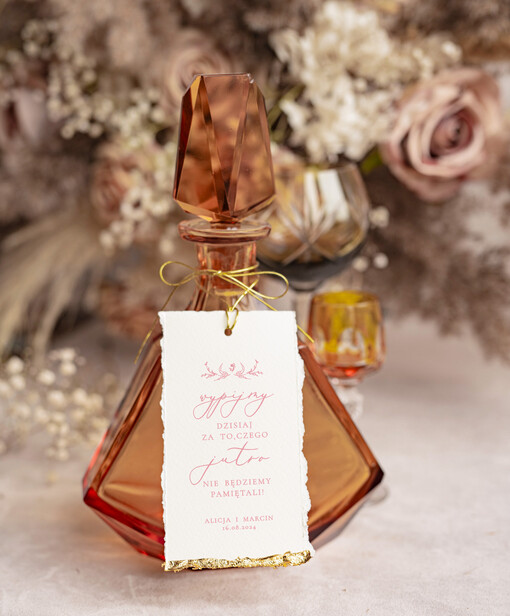  glamour darte zawieszki na alkohol z płatkami złota, etykiety na wódkę weselną ze złotem, zawieszki na wodke weselna z platkami zlota 