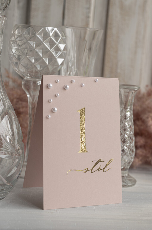  Glamour numerki na stoliki ślubne, złoto klasyczna elegancja w stylu glamou, numerki na stoły weselne z perełkami, złoto rózowe numery na stół 